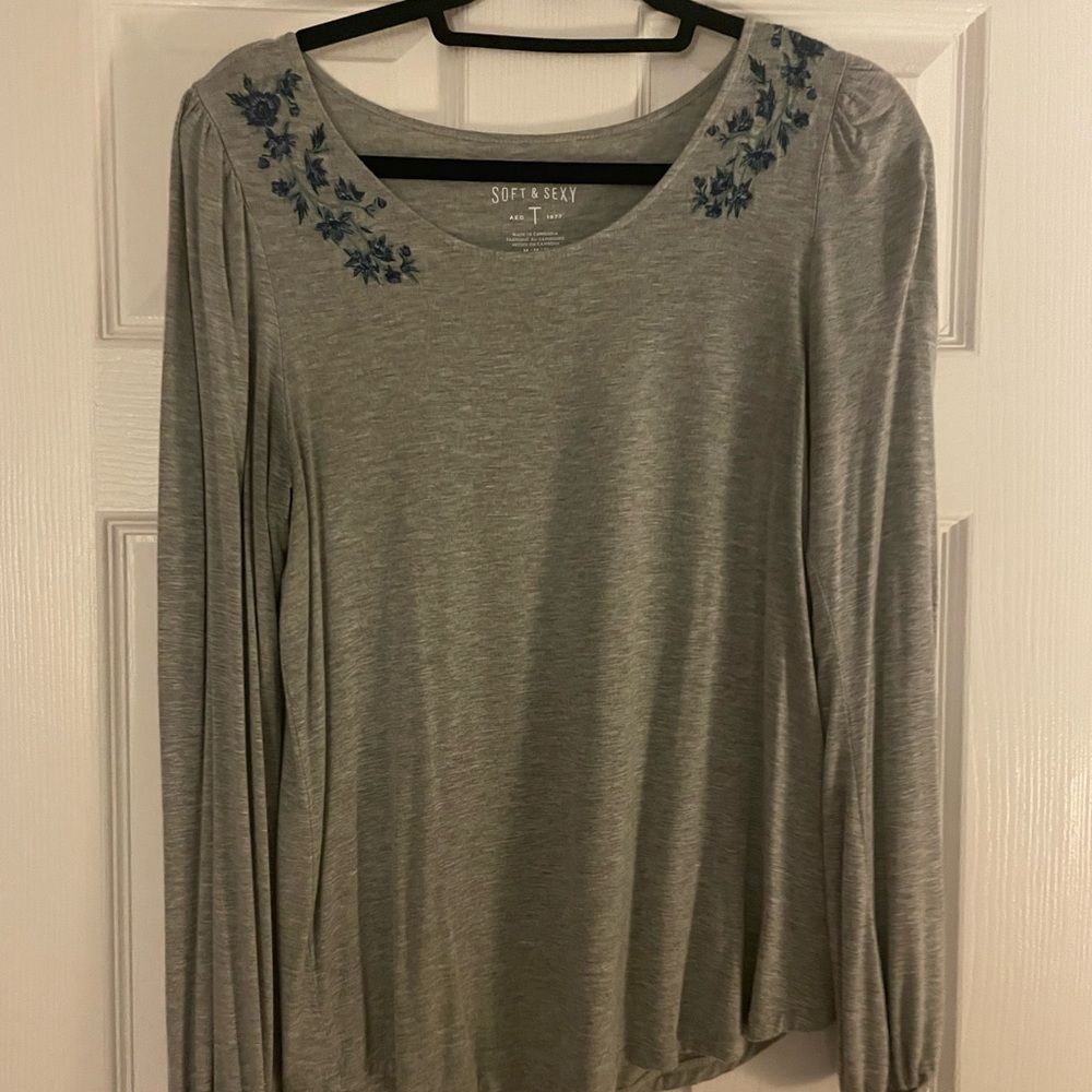 Long-sleeve Top (Grey& embroidered)